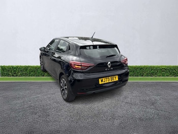 Used Renault Clio 2023 for sale - 79017702: Photo