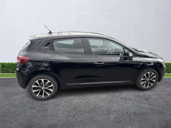 Used Renault Clio 2023 for sale - 79017702: Photo