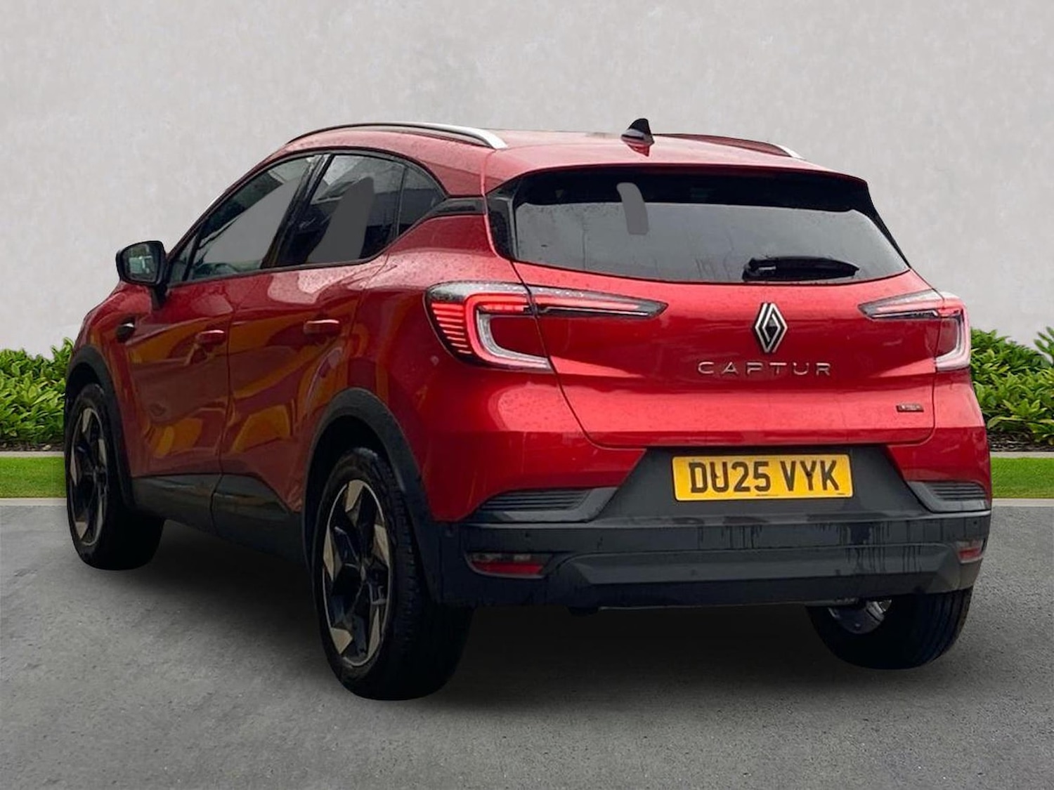 Used Renault Captur 2025 for sale - 76490526: Photo 2