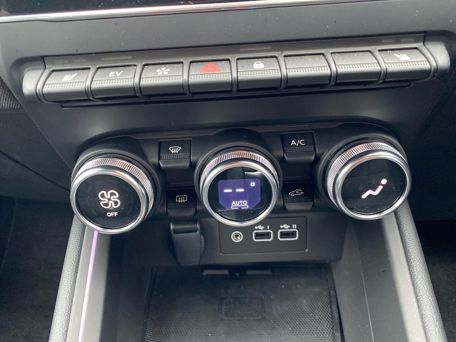 Used Renault Clio 2025 for sale - 76554240: Photo 12