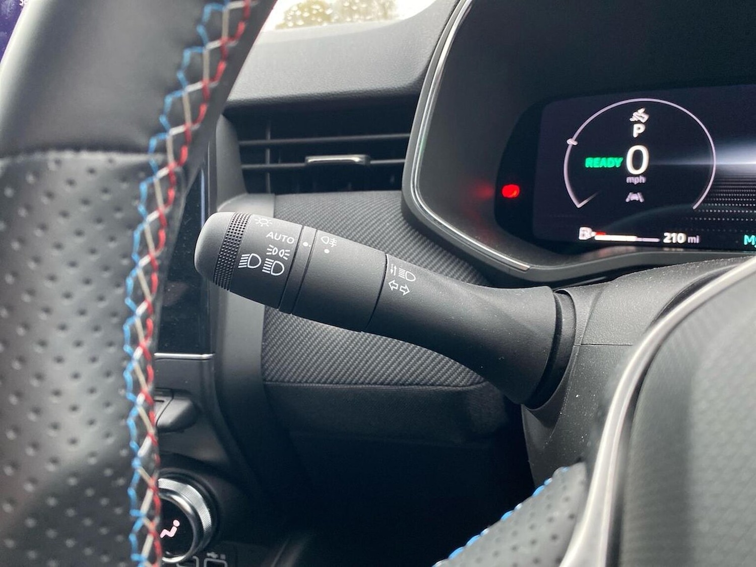 Used Renault Clio 2025 for sale - 76554240: Photo 29