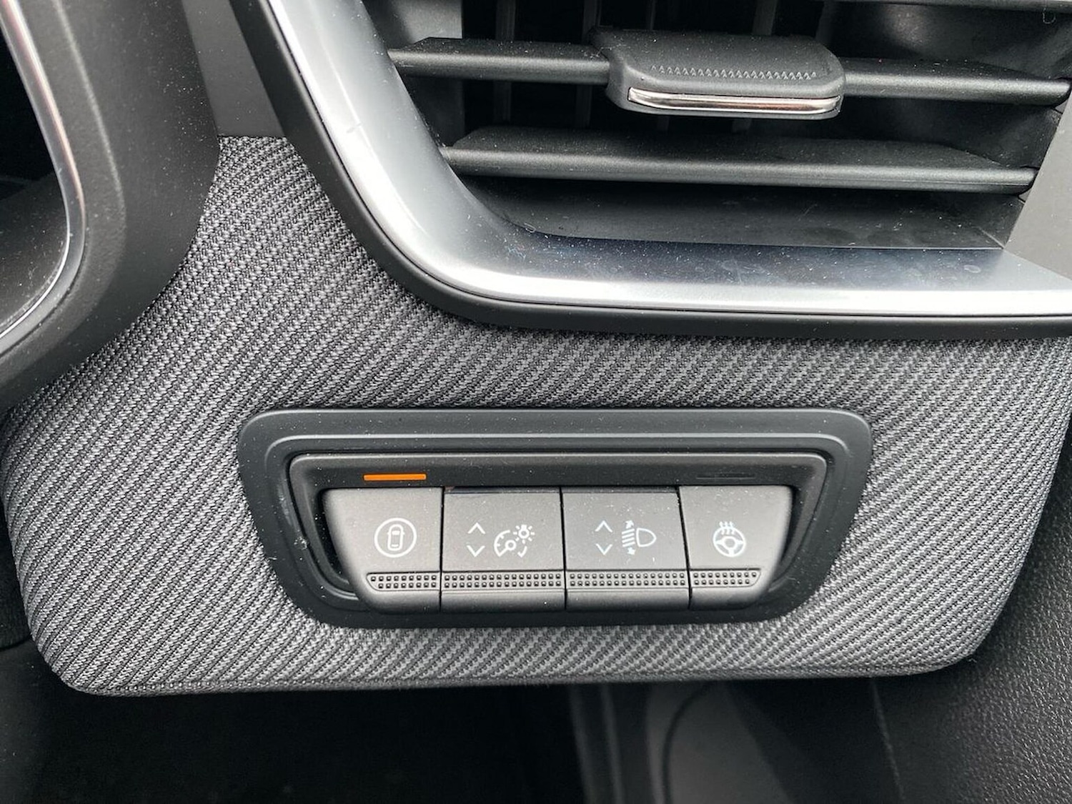 Used Renault Clio 2025 for sale - 76554240: Photo 41