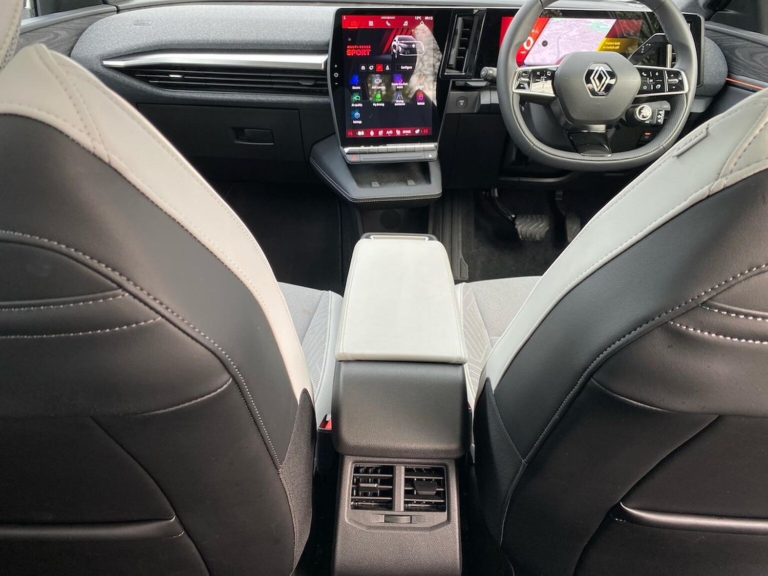 Used Renault Scenic E-Tech 2024 for sale - 76449591: Photo 13