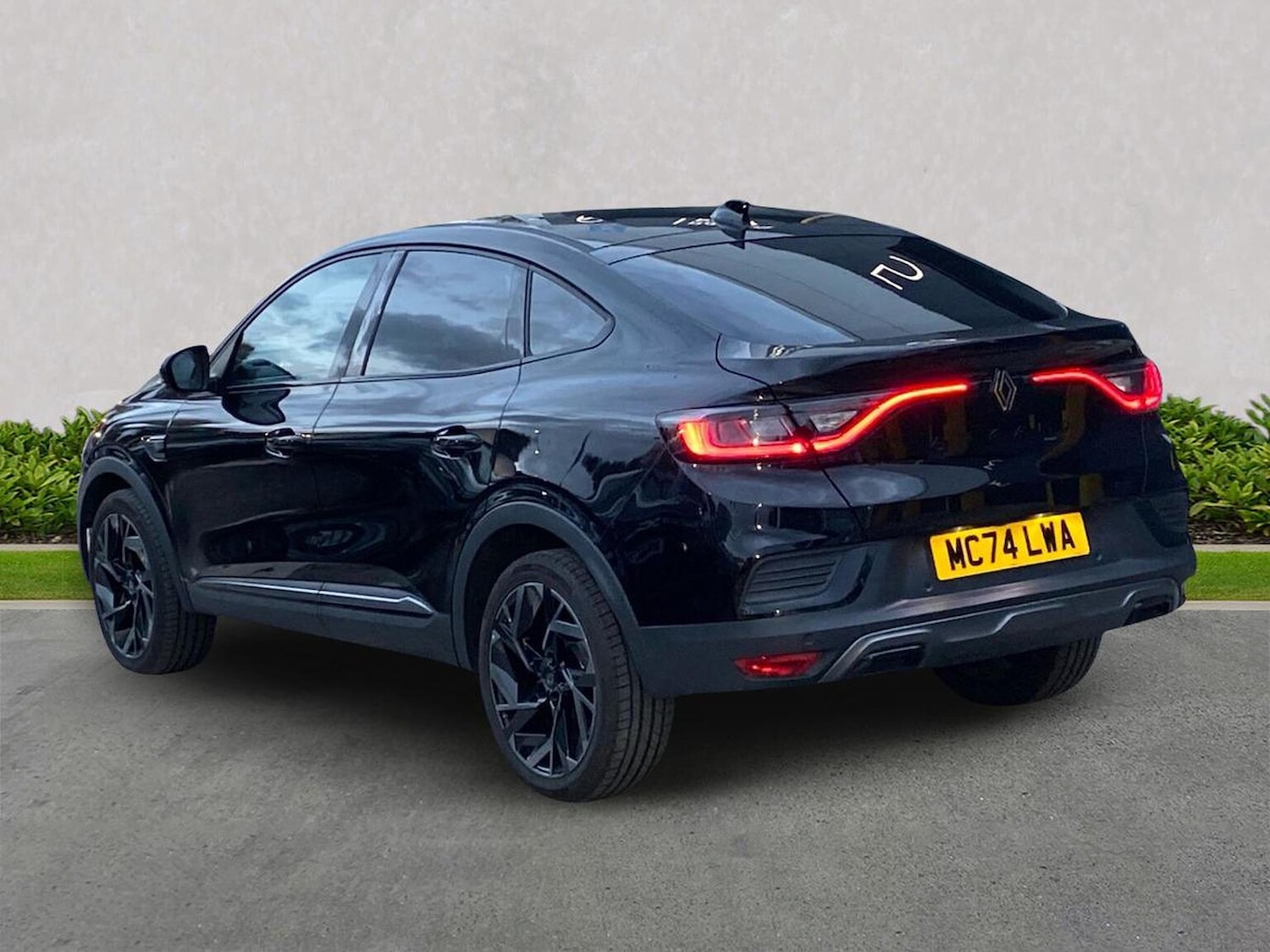 Used Renault Arkana 2025 for sale - 76449590: Photo 2