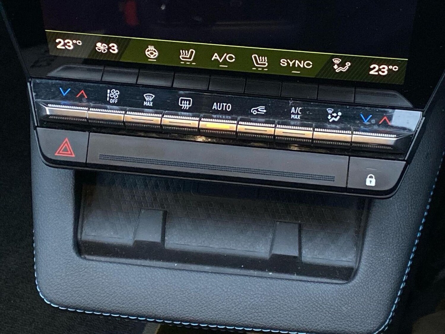 Used Renault Scenic E-Tech 2024 for sale - 77906717: Photo 12