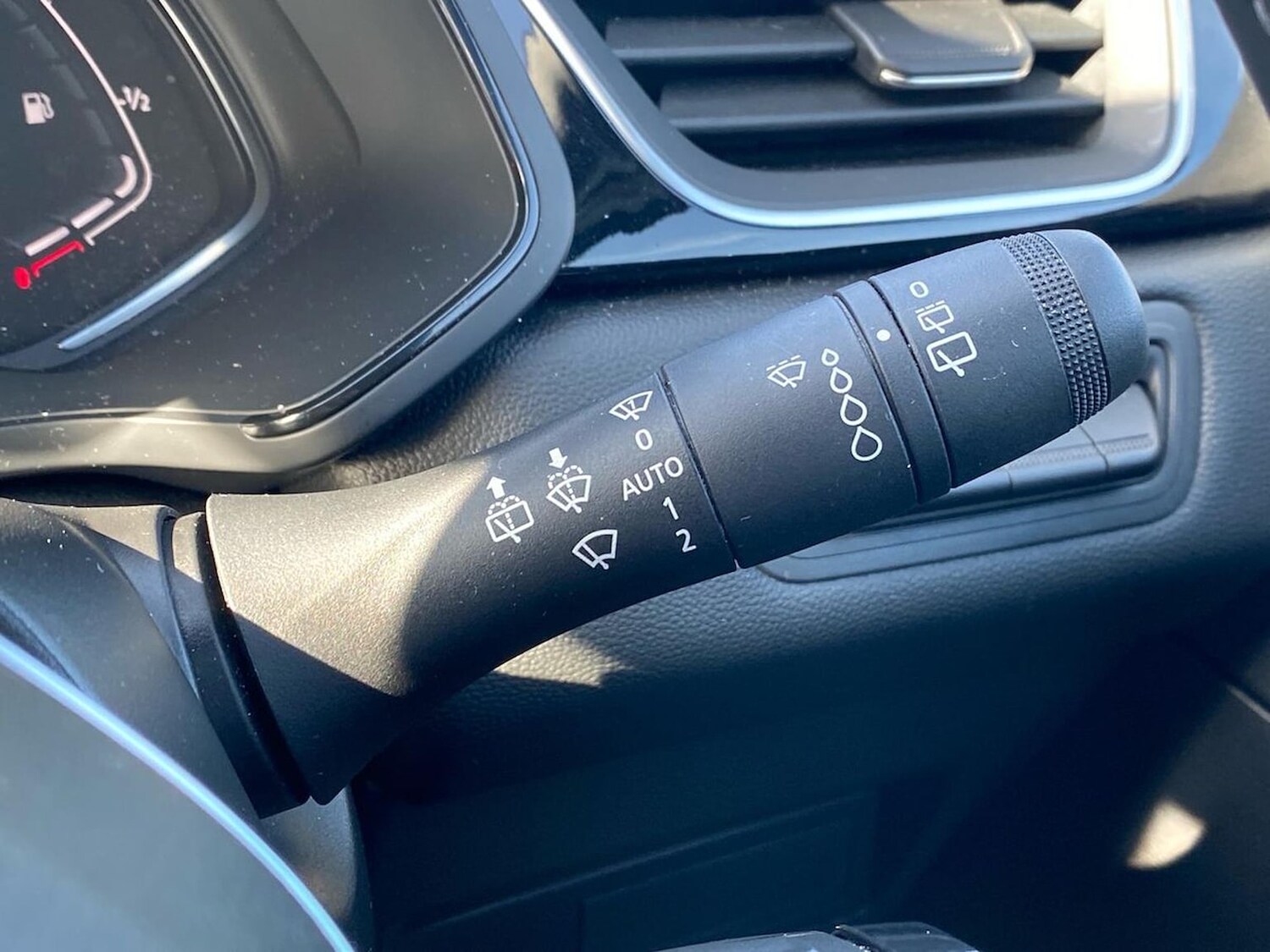 Used Renault Captur 2023 for sale - 78195438: Photo 30