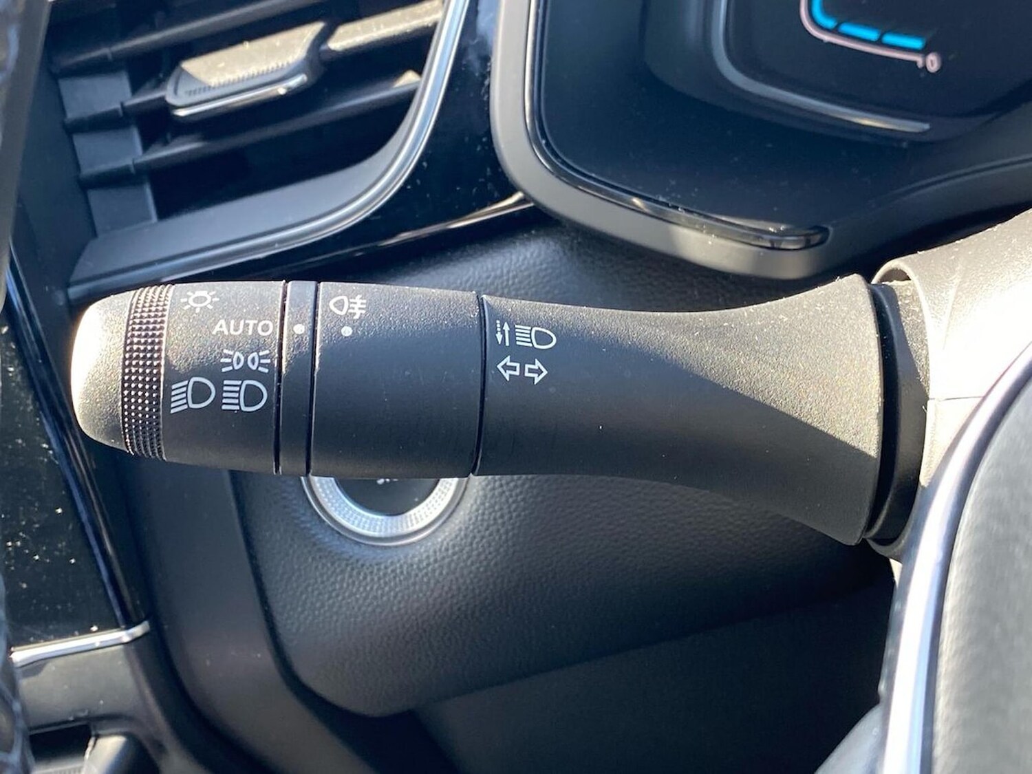 Used Renault Captur 2023 for sale - 78195438: Photo 31