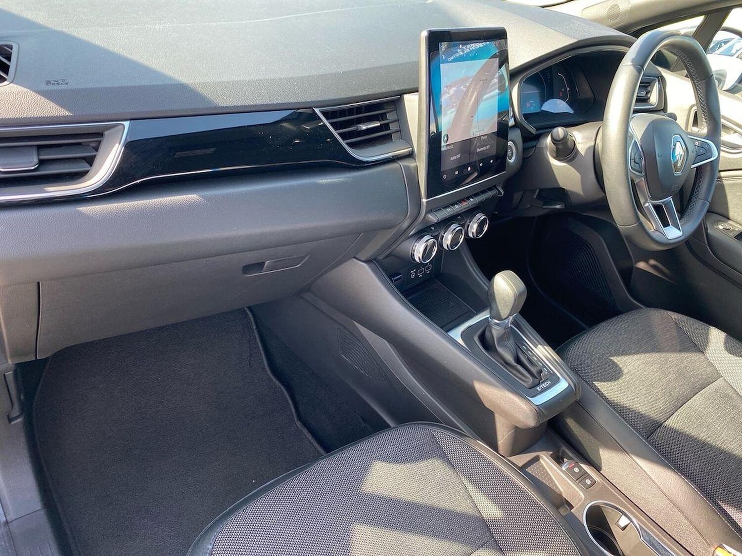 Used Renault Captur 2023 for sale - 78195438: Photo 9