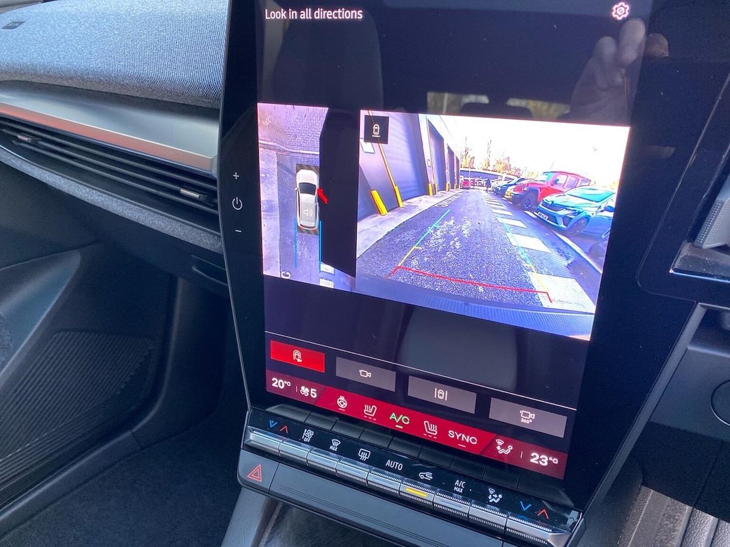 Used Renault Scenic E-Tech 2024 for sale - 76392472: Photo 23