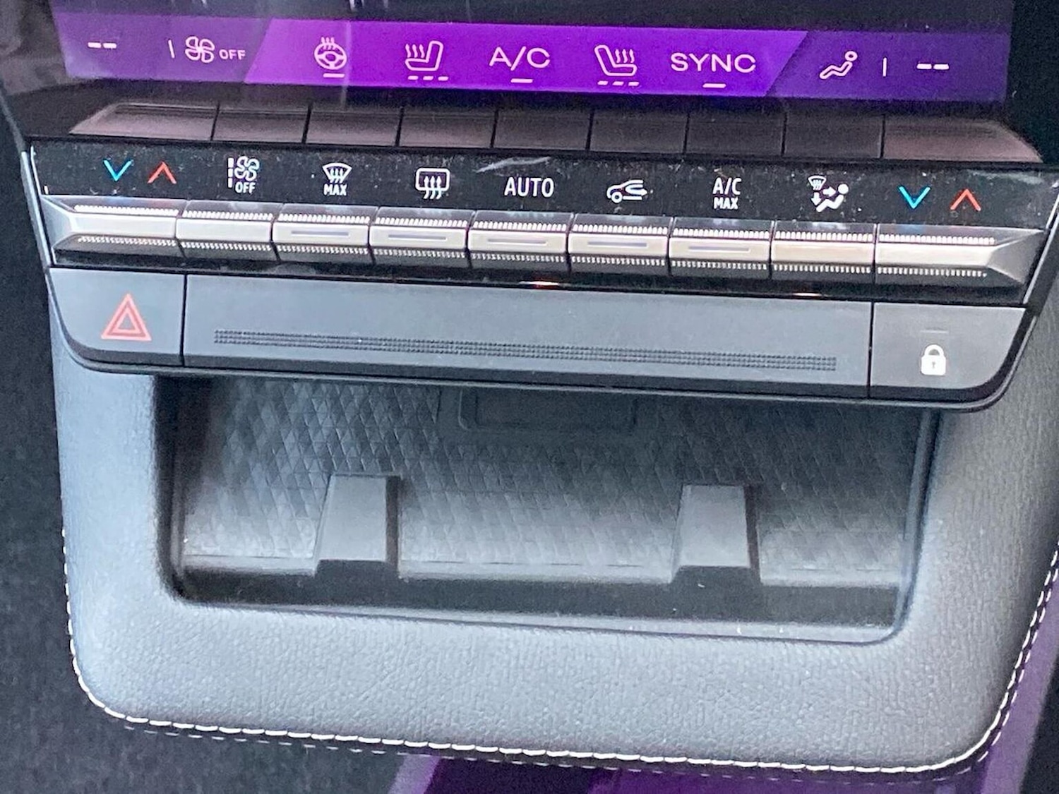 Used Renault Scenic E-Tech 2024 for sale - 76430821: Photo 12