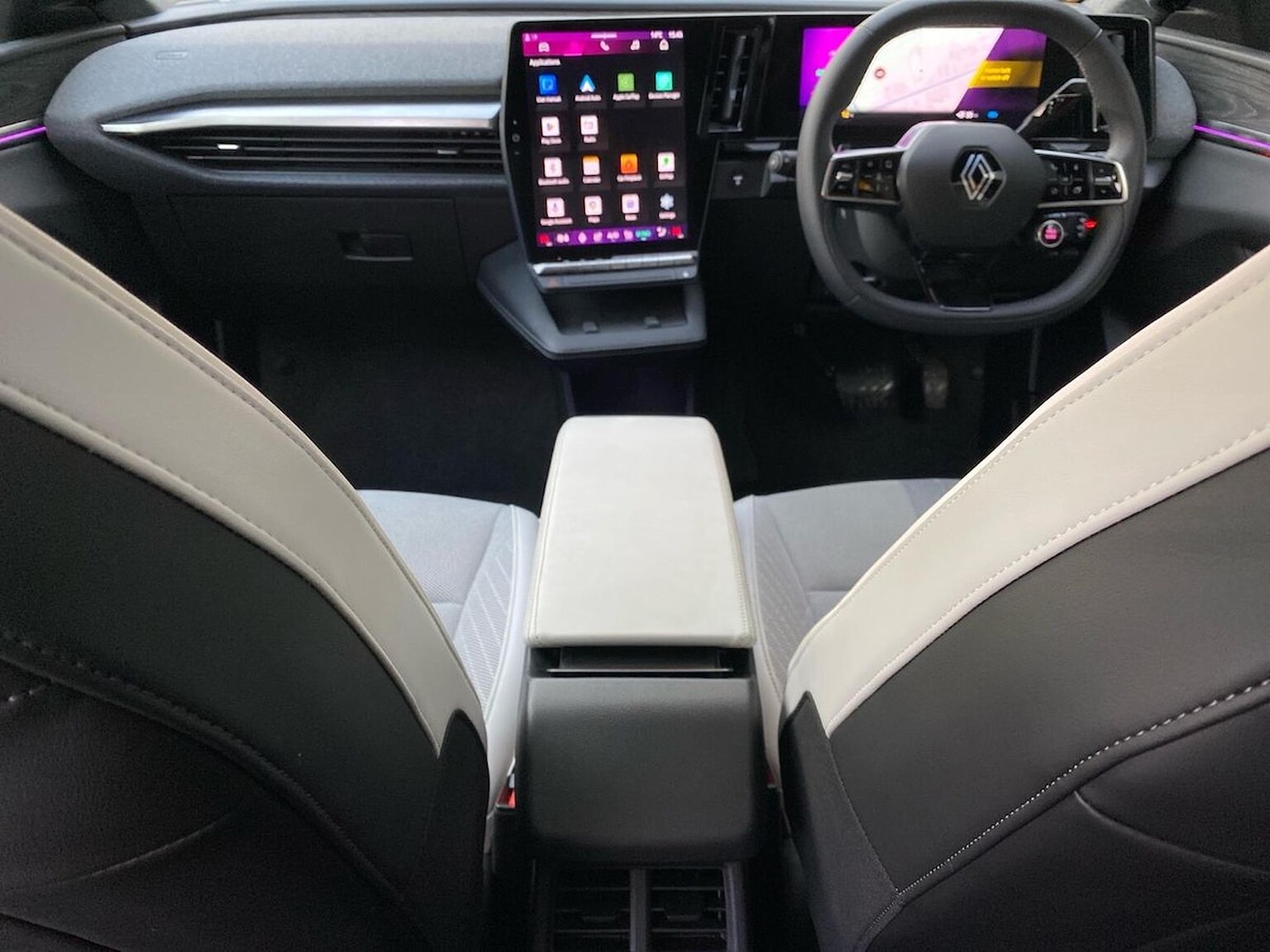 Used Renault Scenic E-Tech 2024 for sale - 76430821: Photo 13