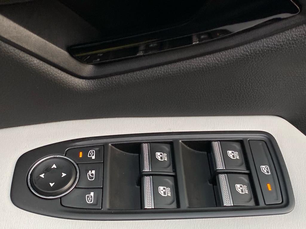 Used Renault Scenic E-Tech 2024 for sale - 76430821: Photo 21