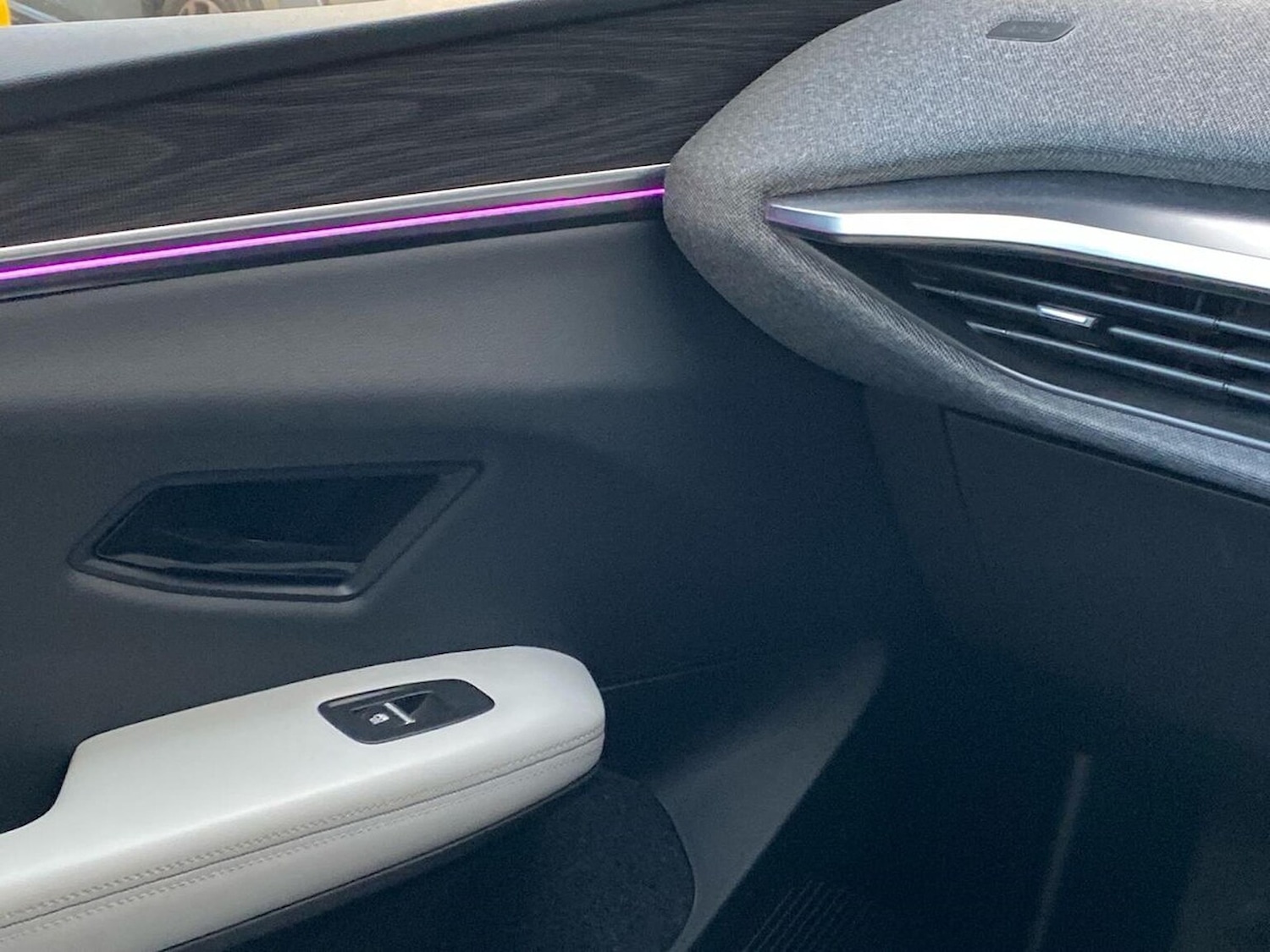 Used Renault Scenic E-Tech 2024 for sale - 76430821: Photo 46