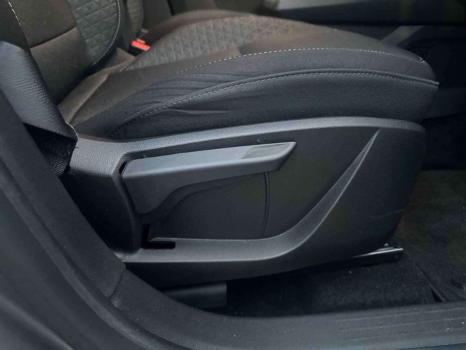 Used Renault Captur 2023 for sale - 78026147: Photo 30