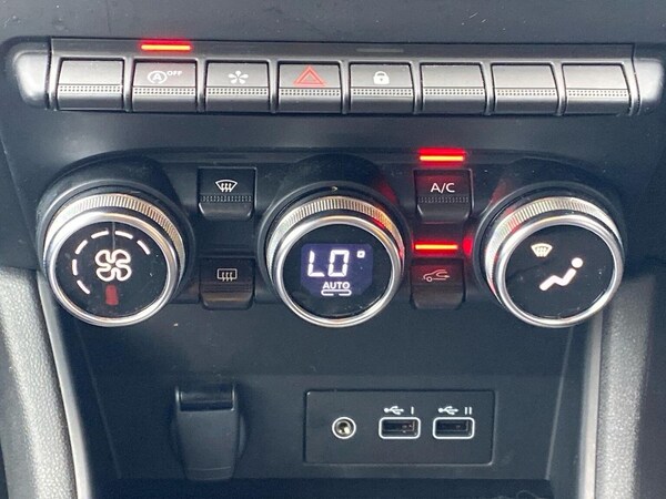 Used Renault Captur 2024 for sale - 75644393: Photo 12
