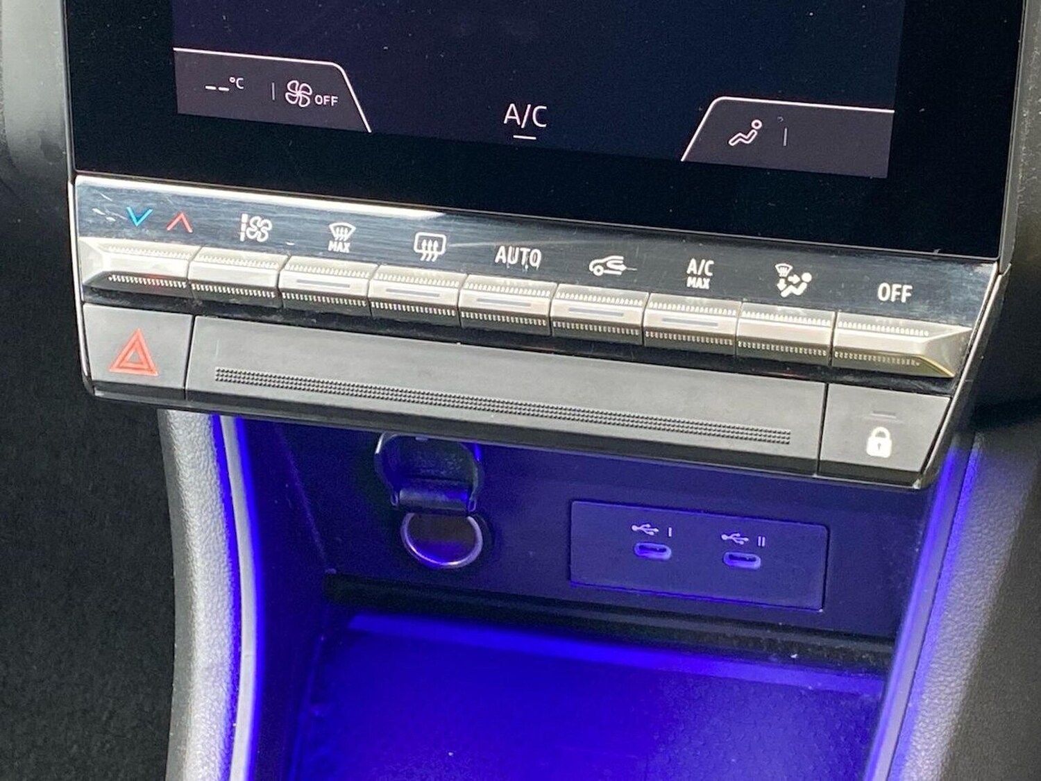 Used Renault Captur 2024 for sale - 78026161: Photo 12