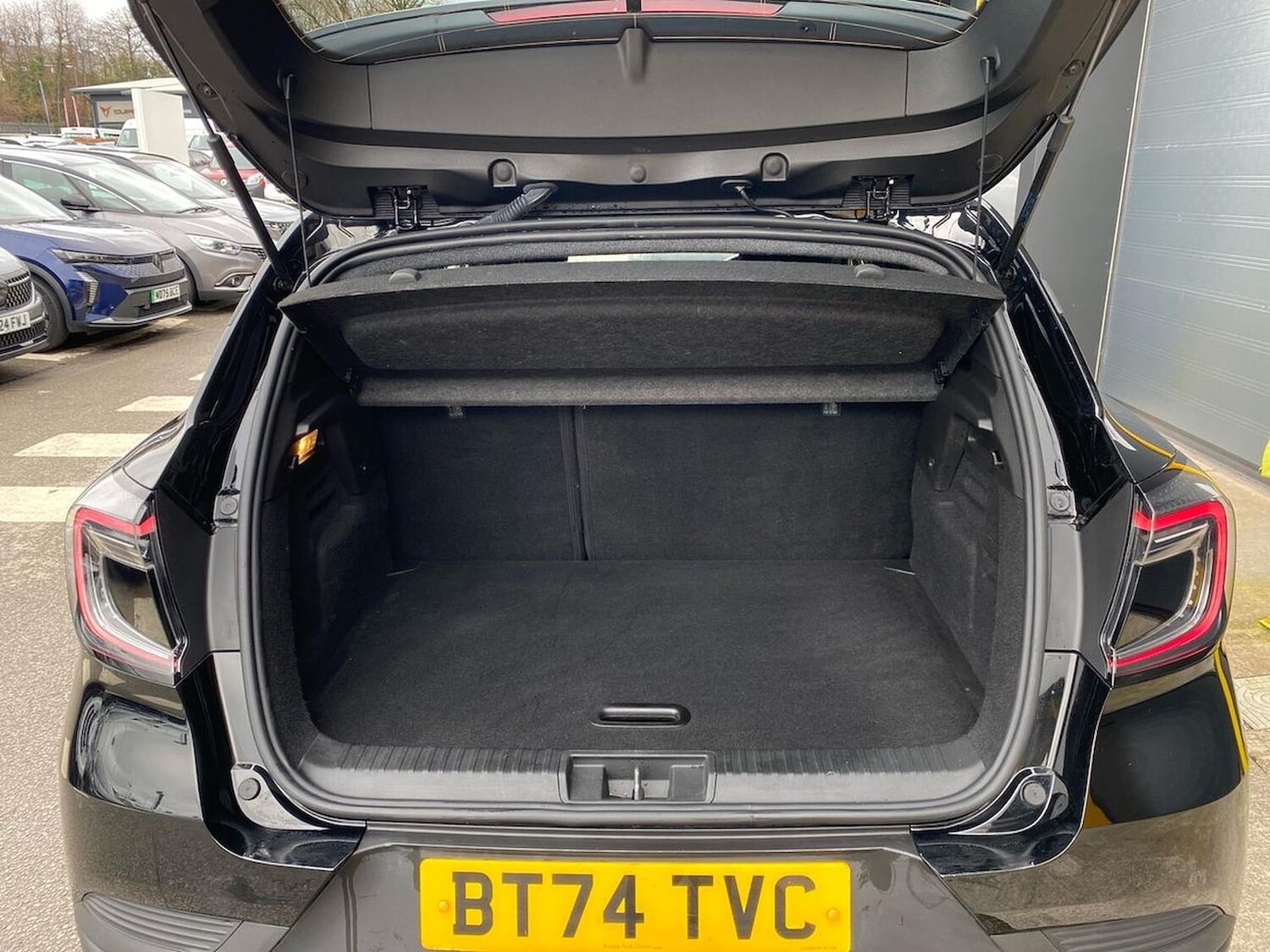 Used Renault Captur 2024 for sale - 78026161: Photo 17