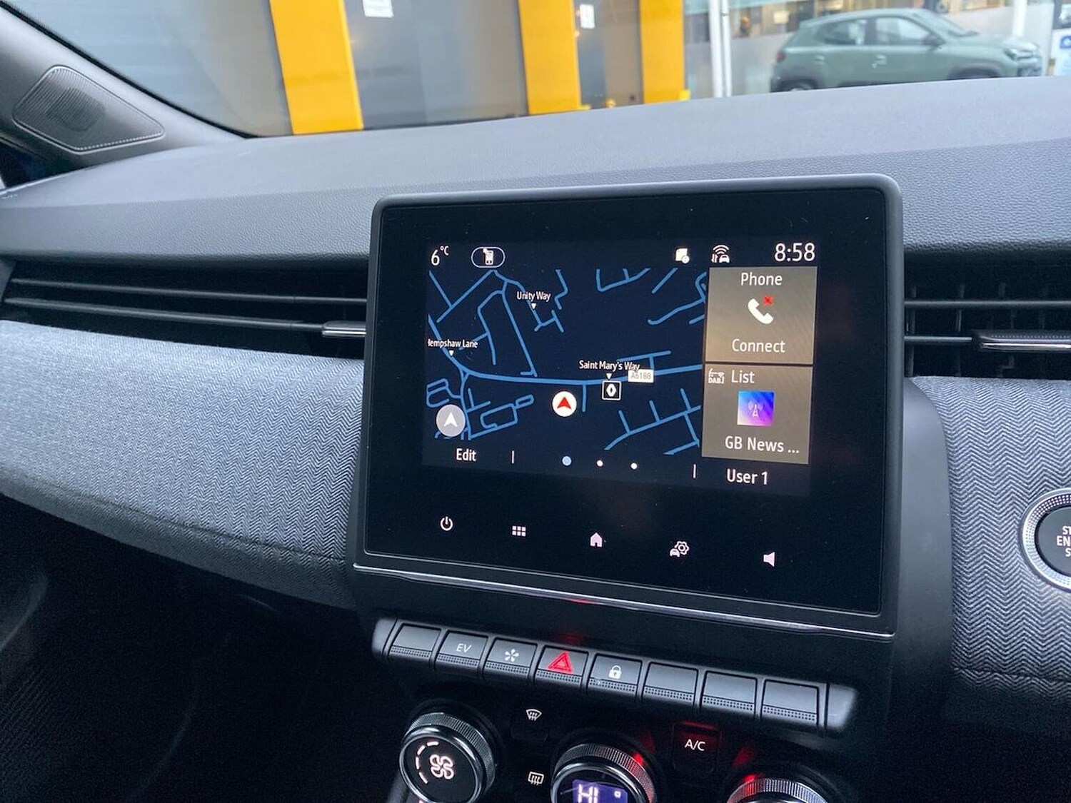 Used Renault Clio 2024 for sale - 77488323: Photo 11