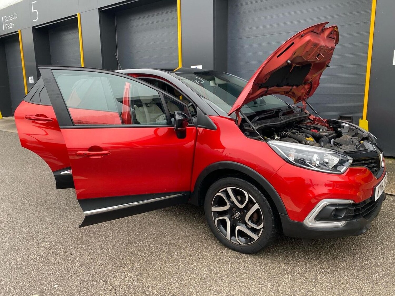 Used Renault Captur 2019 for sale - 77998740: Photo 40