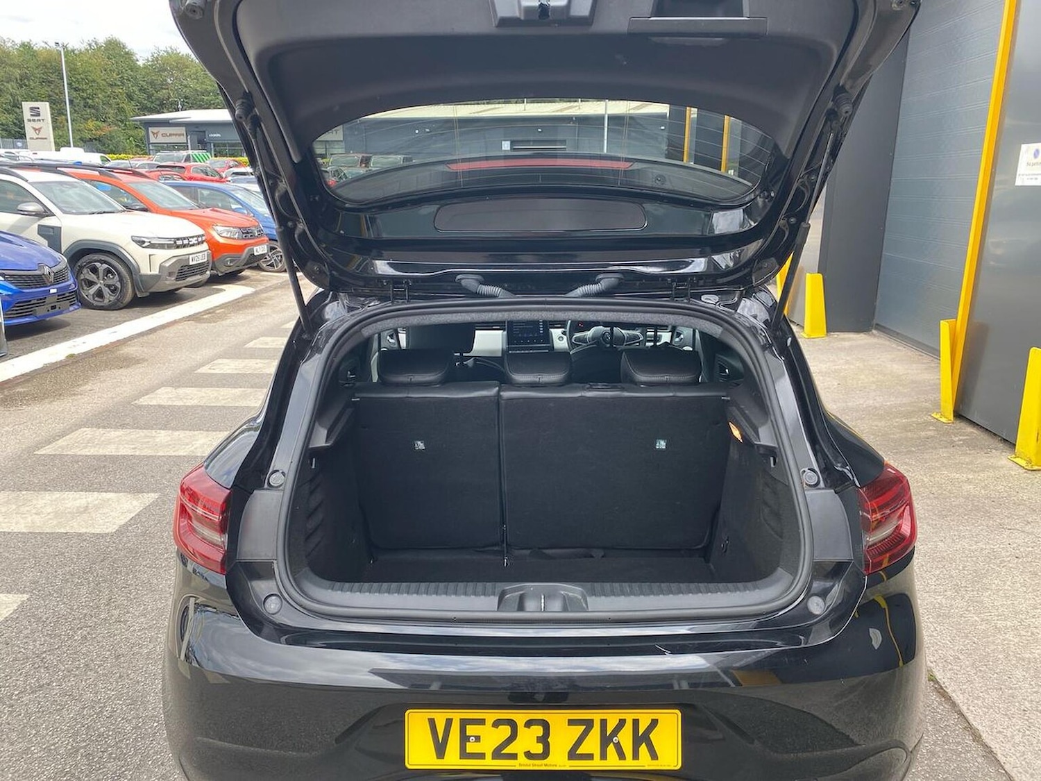 Used Renault Clio 2023 for sale - 76532472: Photo 17