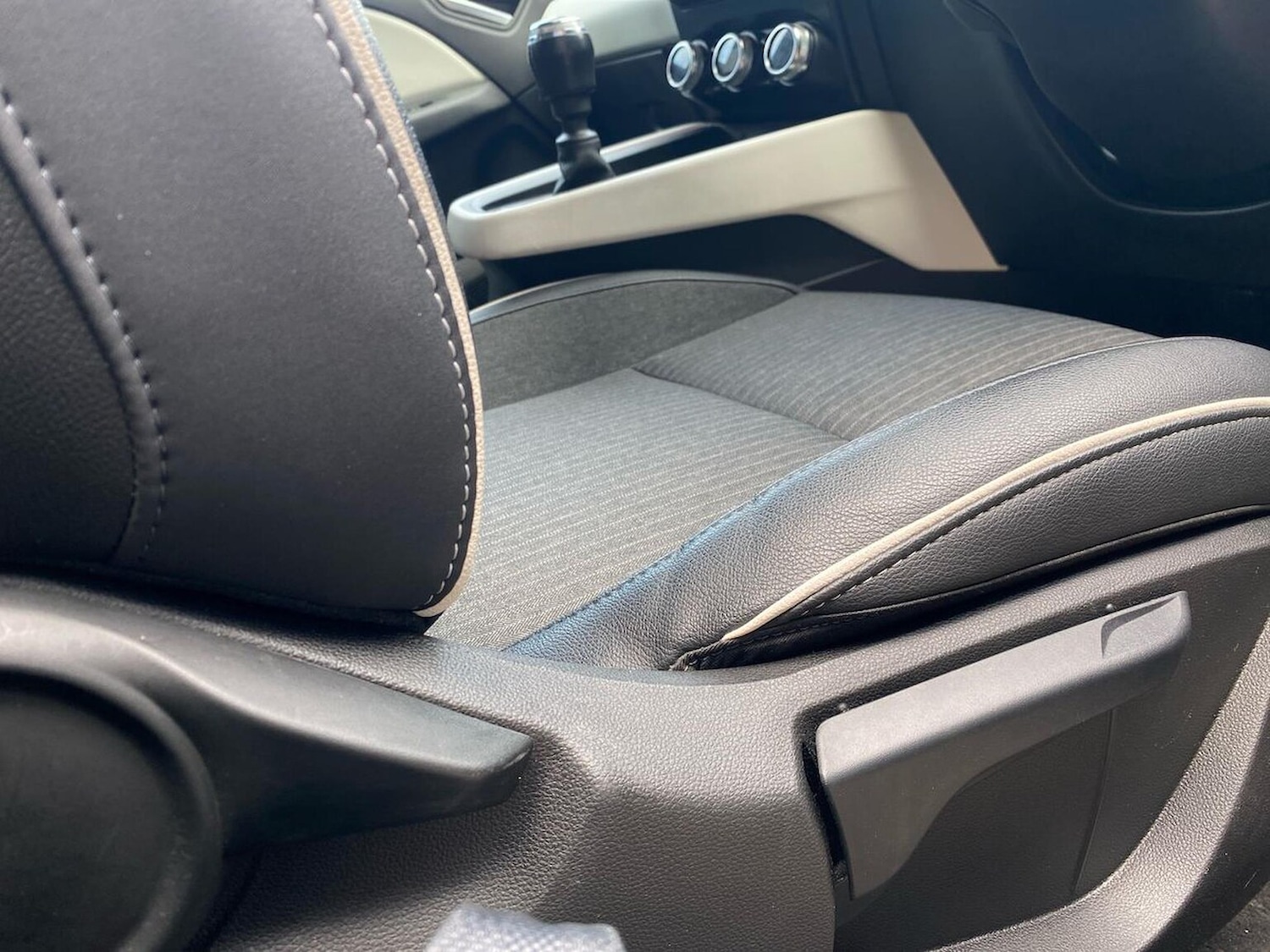 Used Renault Clio 2023 for sale - 76532472: Photo 30