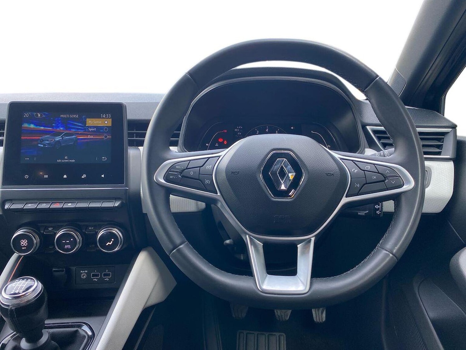 Used Renault Clio 2023 for sale - 76532472: Photo 9