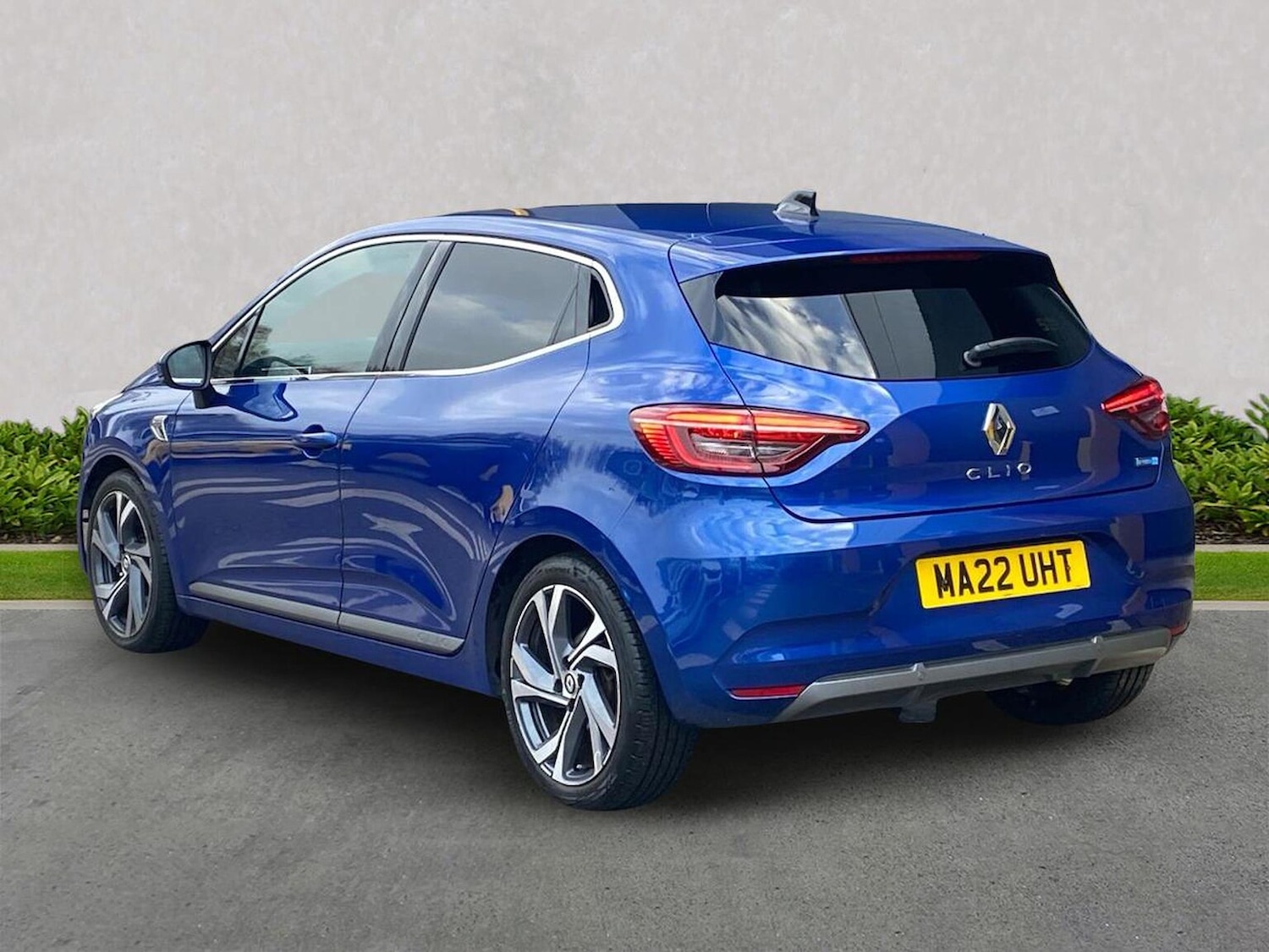 Used Renault Clio 2022 for sale - 76860074: Photo 2