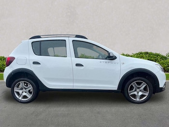Used Dacia Sandero Stepway 2017 for sale - 78653737: Photo