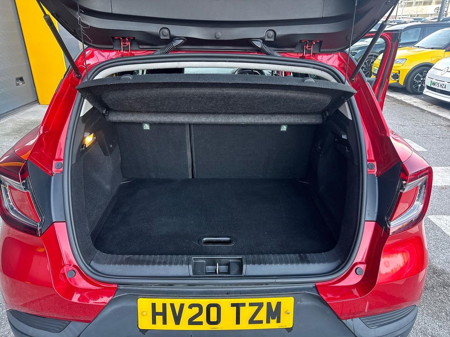 Used Renault Captur 2020 for sale - 76605576: Photo 17