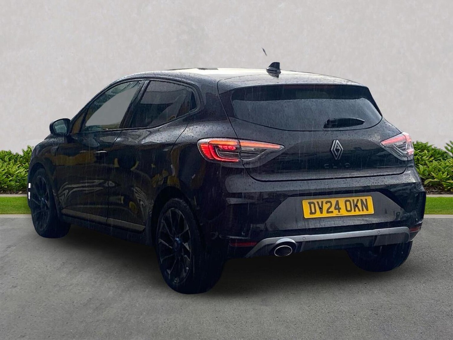 Used Renault Clio 2024 for sale - 76627990: Photo 2