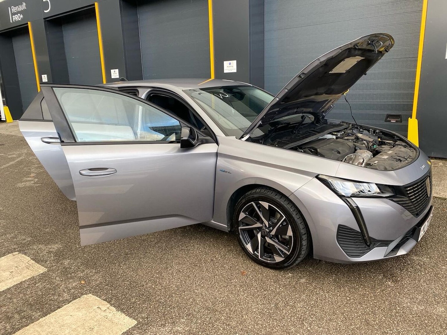 Used Peugeot 308 2024 for sale - 76777300: Photo 40