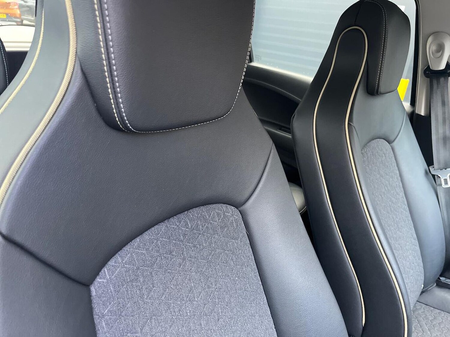 Used Renault Zoe 2022 for sale - 77019486: Photo 32