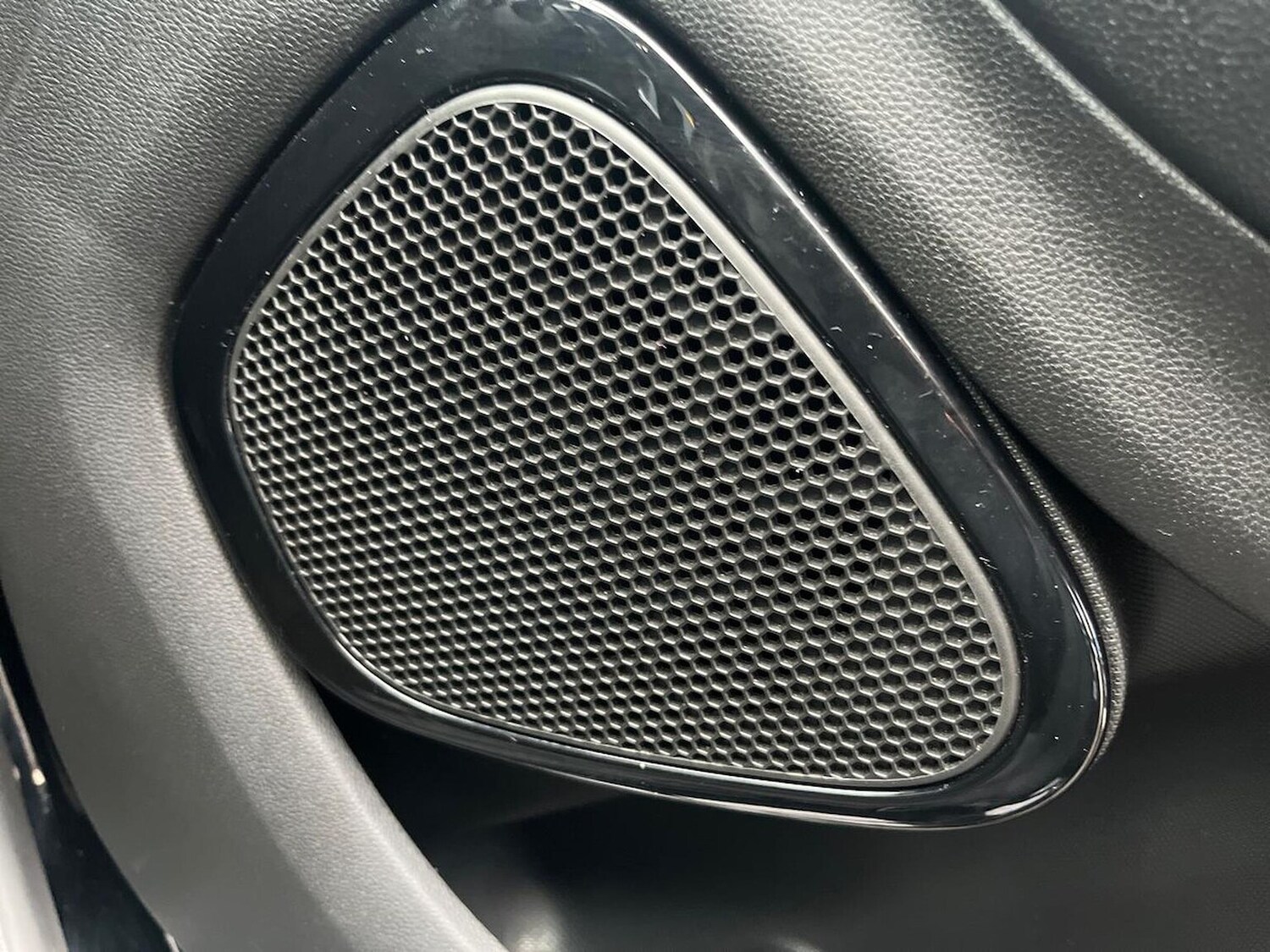 Used Renault Zoe 2022 for sale - 77019486: Photo 33