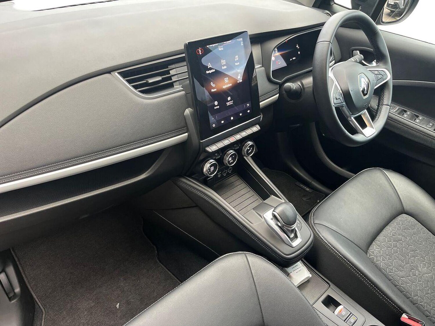 Used Renault Zoe 2022 for sale - 77019486: Photo 9