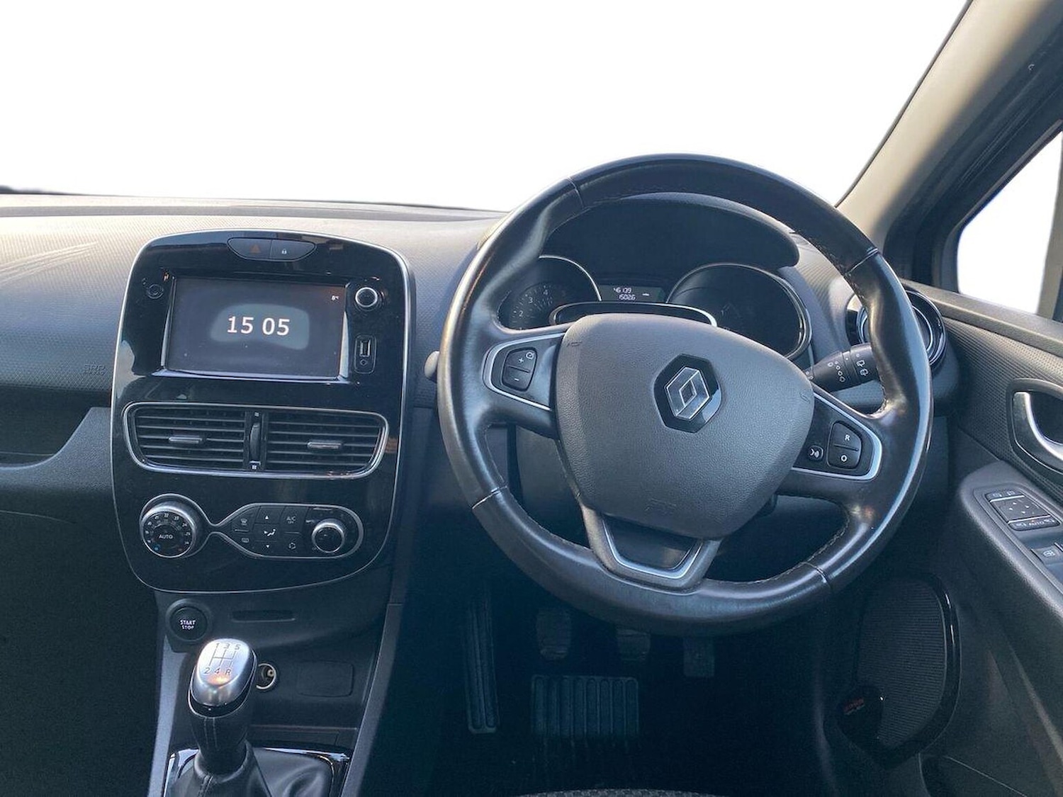 Used Renault Clio 2018 for sale - 77028152: Photo 11