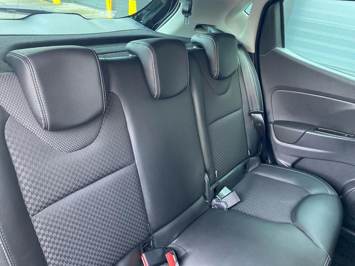 Used Renault Clio 2018 for sale - 77028152: Photo 18