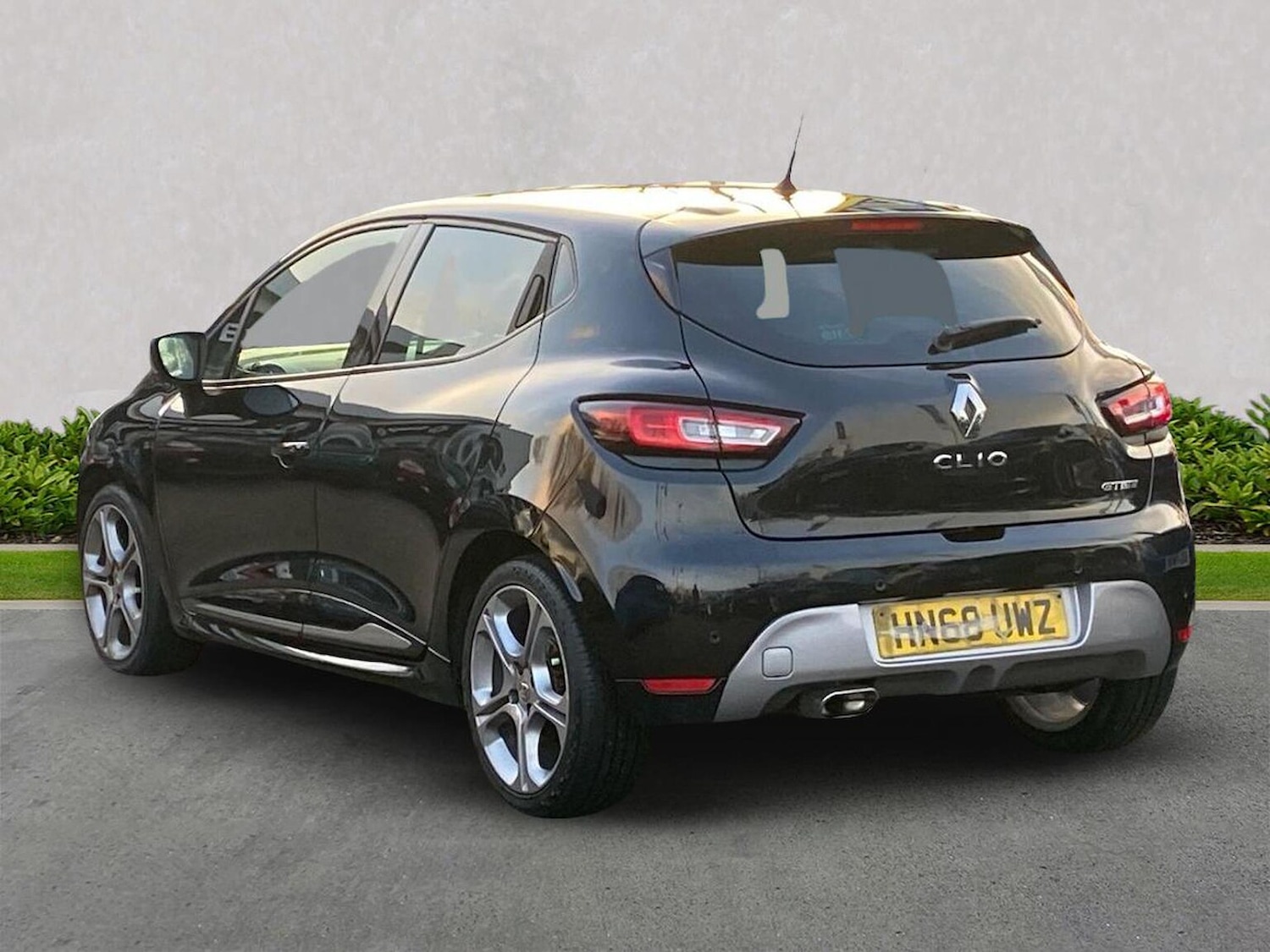 Used Renault Clio 2018 for sale - 77028152: Photo 2