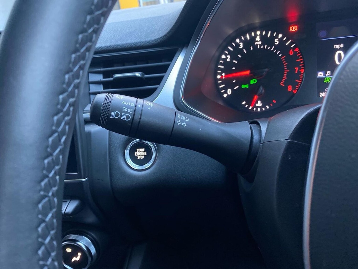 Used Renault Captur 2022 for sale - 76885055: Photo 29