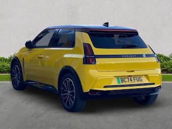 Used Renault 5 2025 for sale - 76627975: Photo