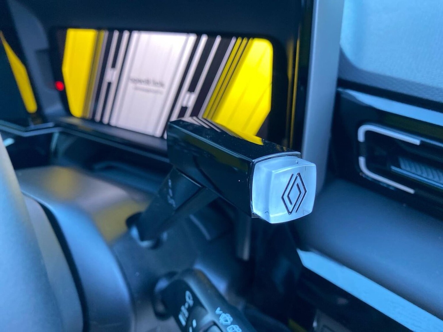 Used Renault 5 2025 for sale - 76627975: Photo 47