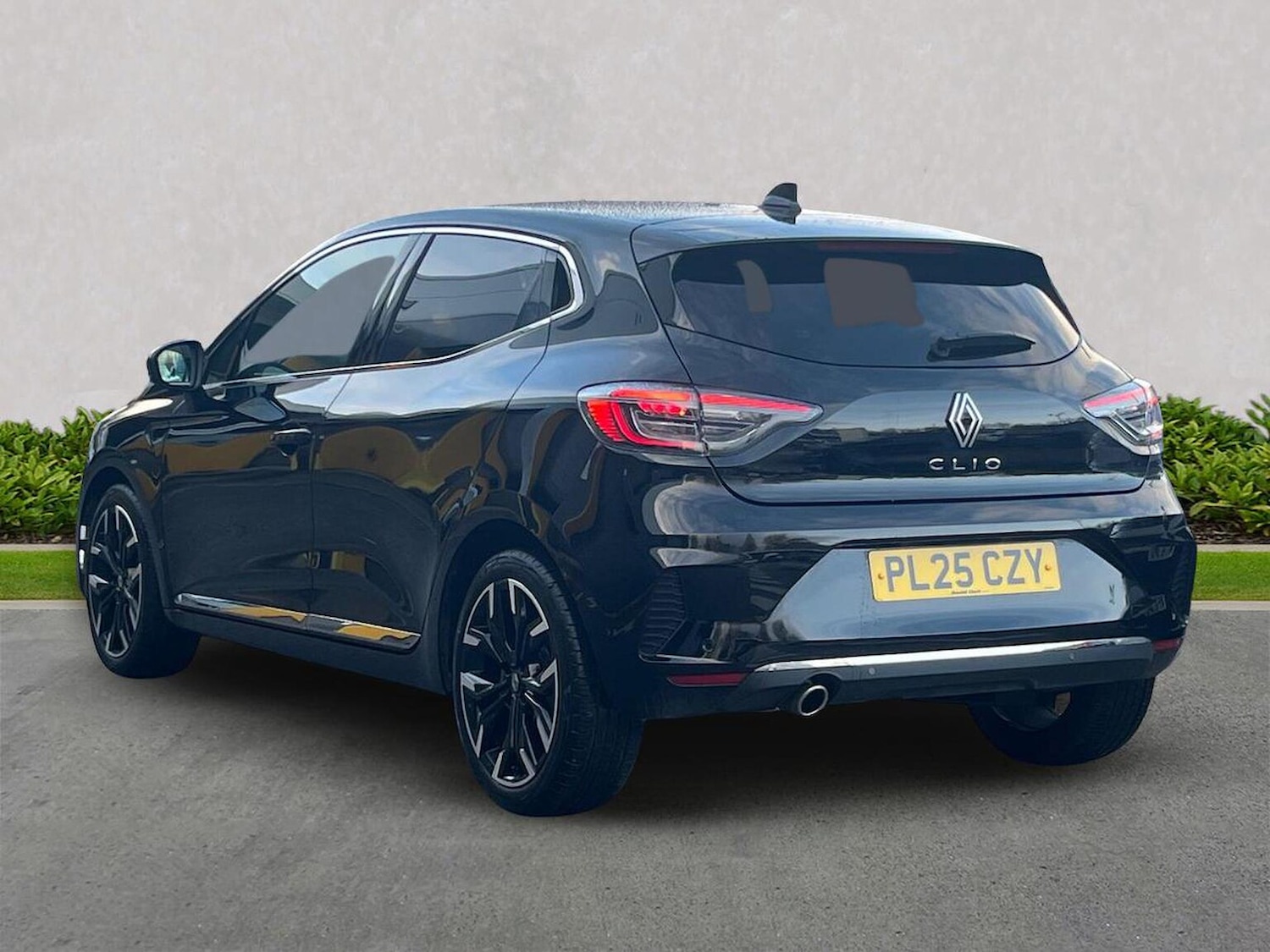 Used Renault Clio 2025 for sale - 77020612: Photo 2