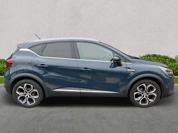 Used Renault Captur 2022 for sale - 76979891: Photo