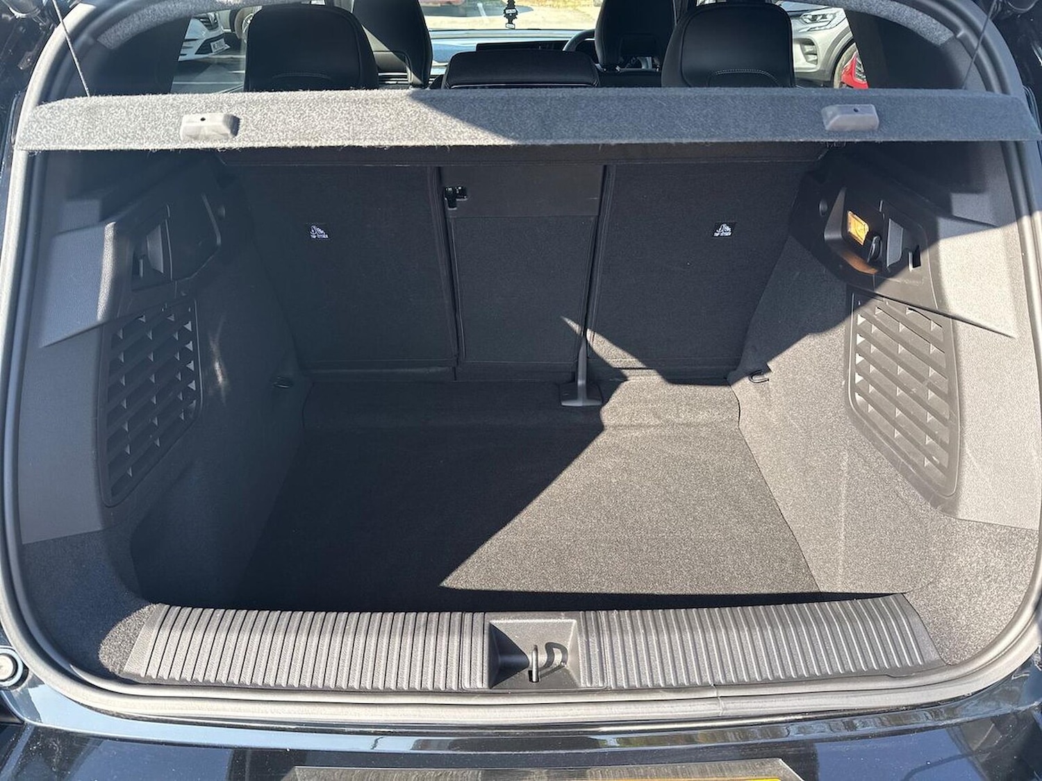 Used Renault Scenic E-Tech 2024 for sale - 76541915: Photo 17