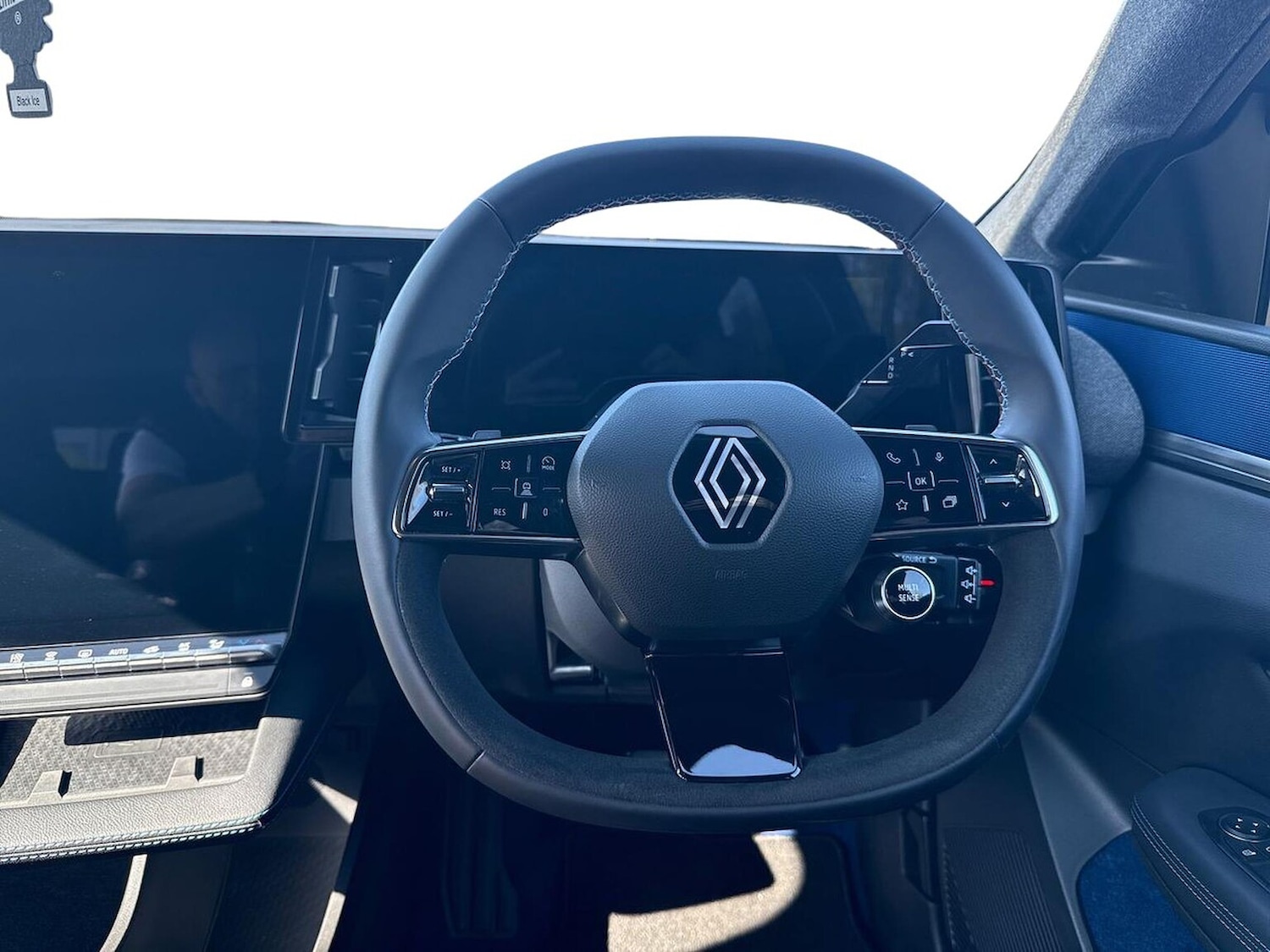 Used Renault Scenic E-Tech 2024 for sale - 76541915: Photo 9