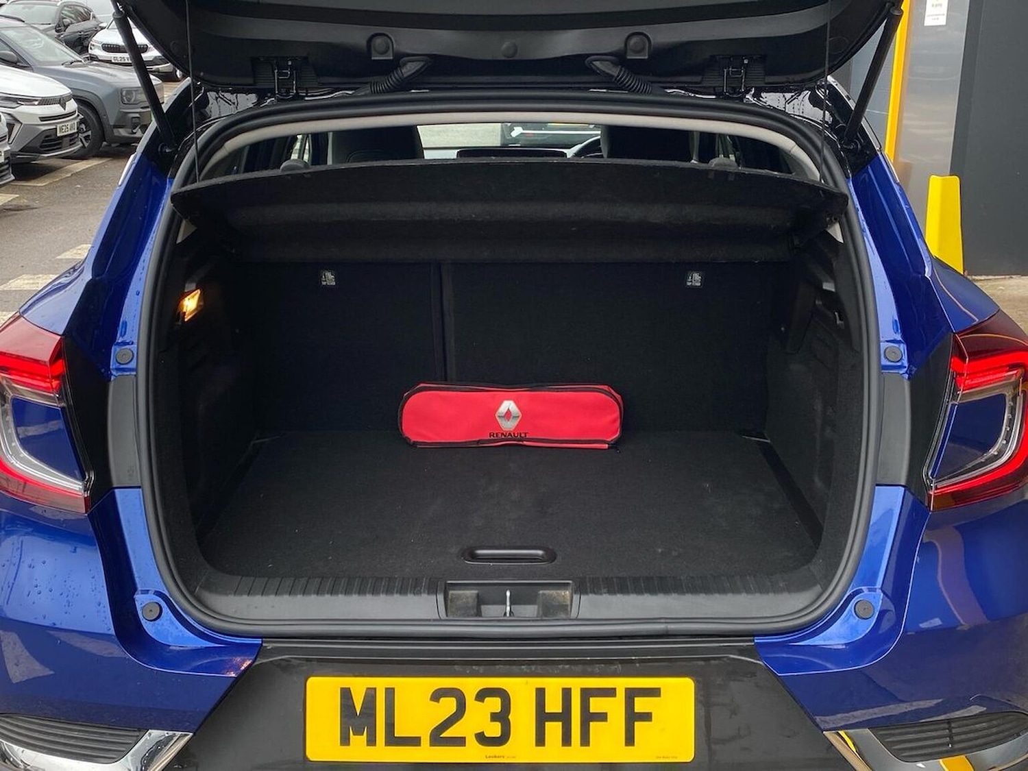 Used Renault Captur 2023 for sale - 76720325: Photo 17