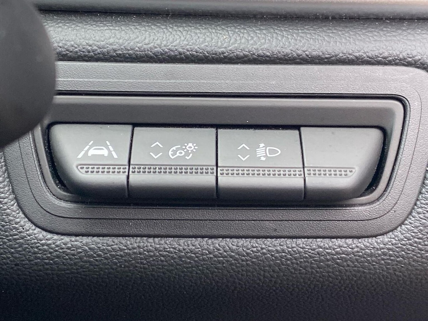 Used Renault Captur 2023 for sale - 76720325: Photo 22