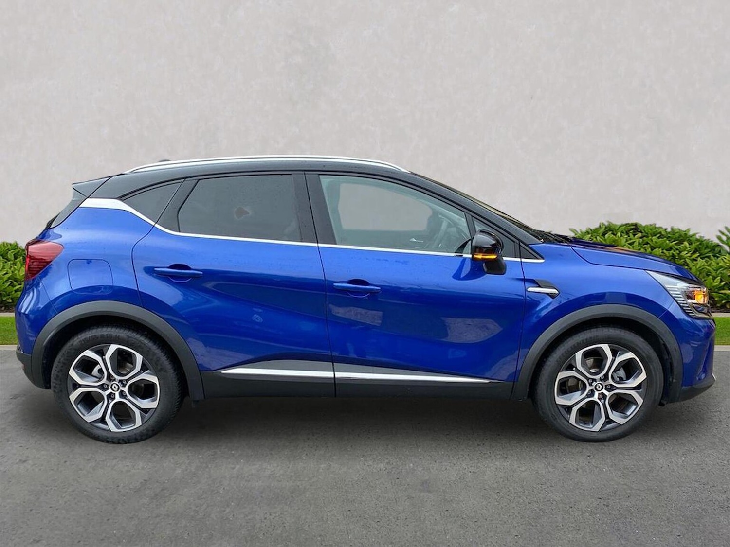 Used Renault Captur 2023 for sale - 76720325: Photo 3