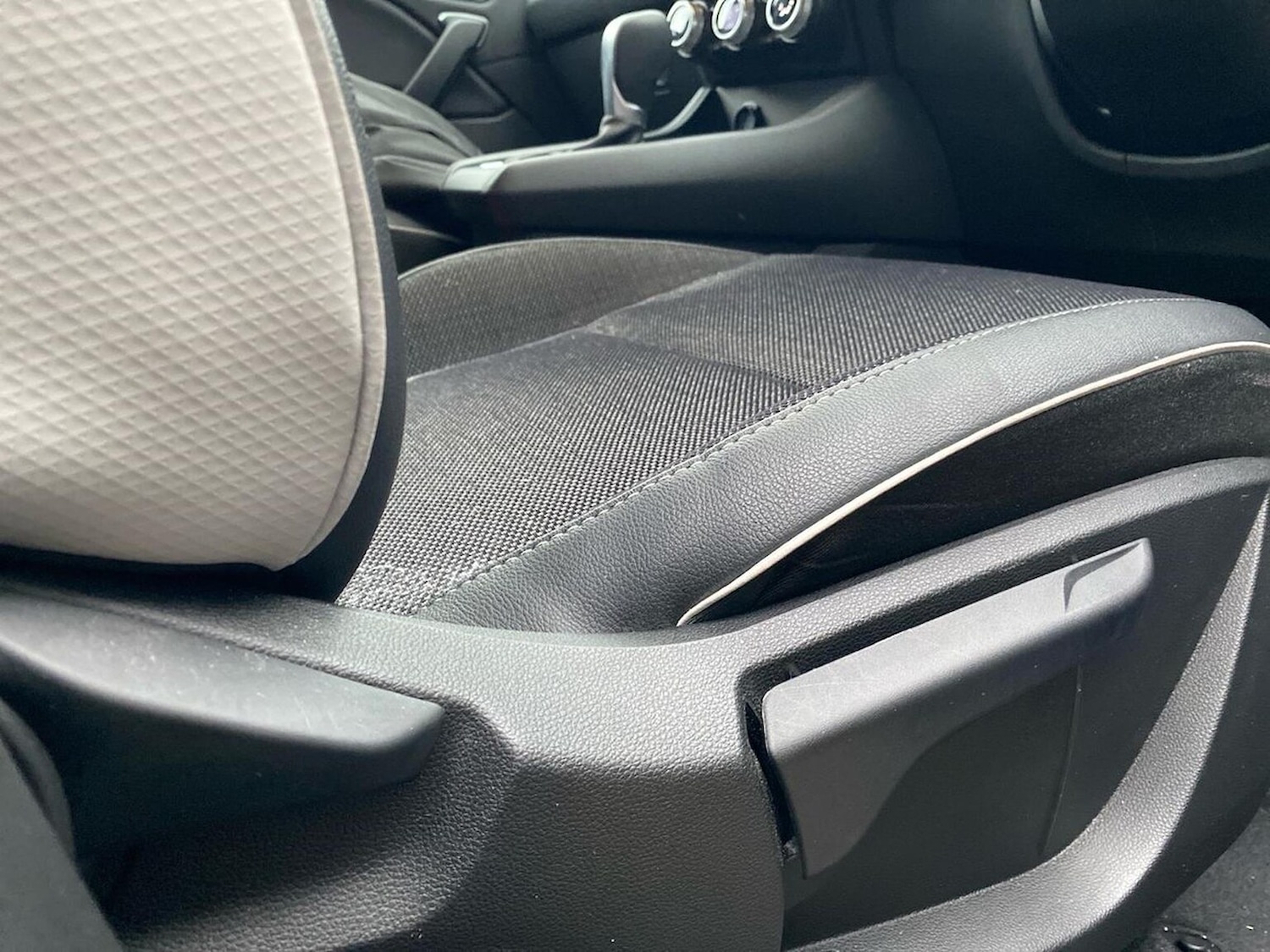 Used Renault Captur 2023 for sale - 76720325: Photo 30