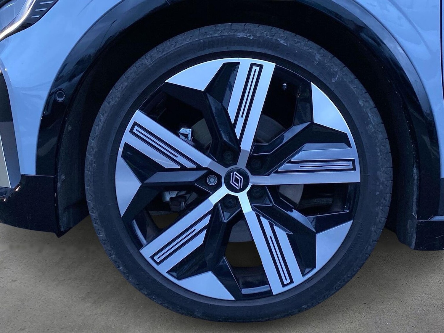 Used Renault Megane E Tech 2024 for sale - 76699411: Photo 6