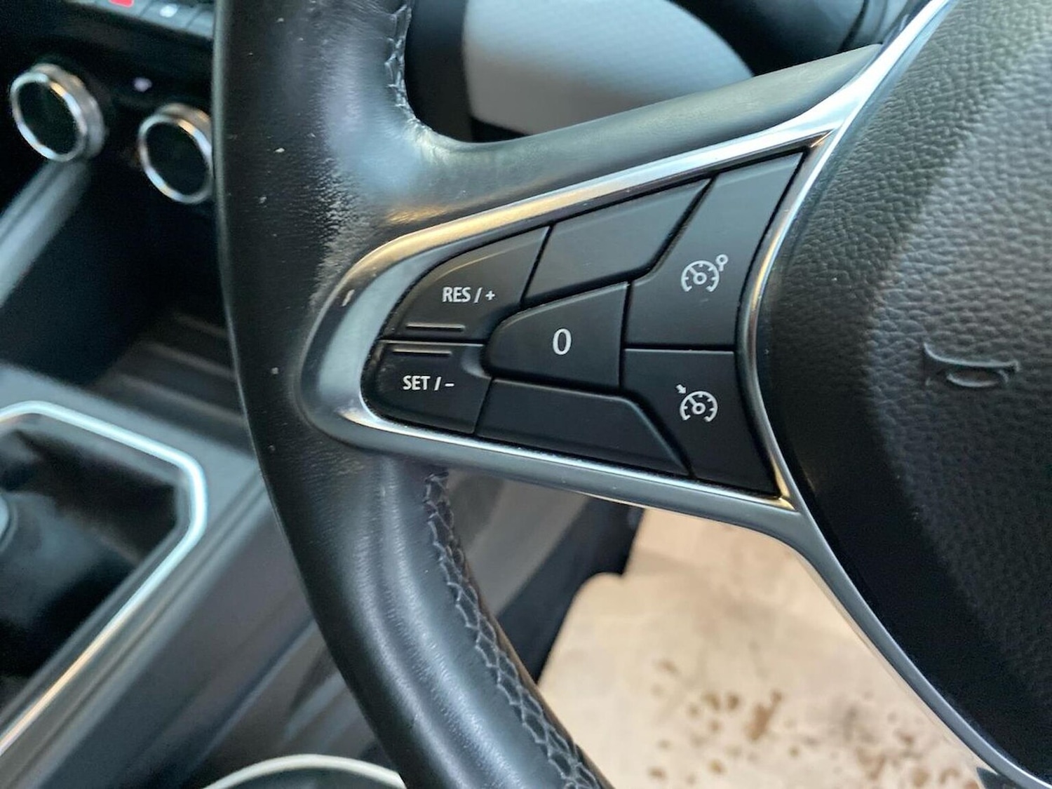 Used Renault Clio 2019 for sale - 76134245: Photo 27